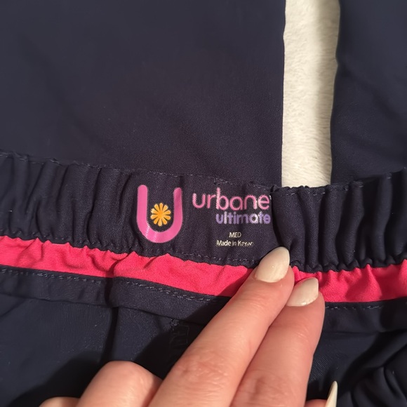 Women’s Urbane Ultimate scrub pants, size Medium - Picture 3 of 5